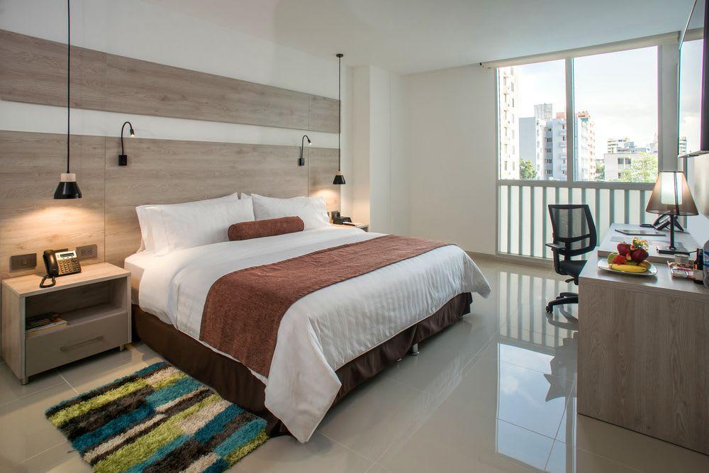 Plaza Hotel 5*