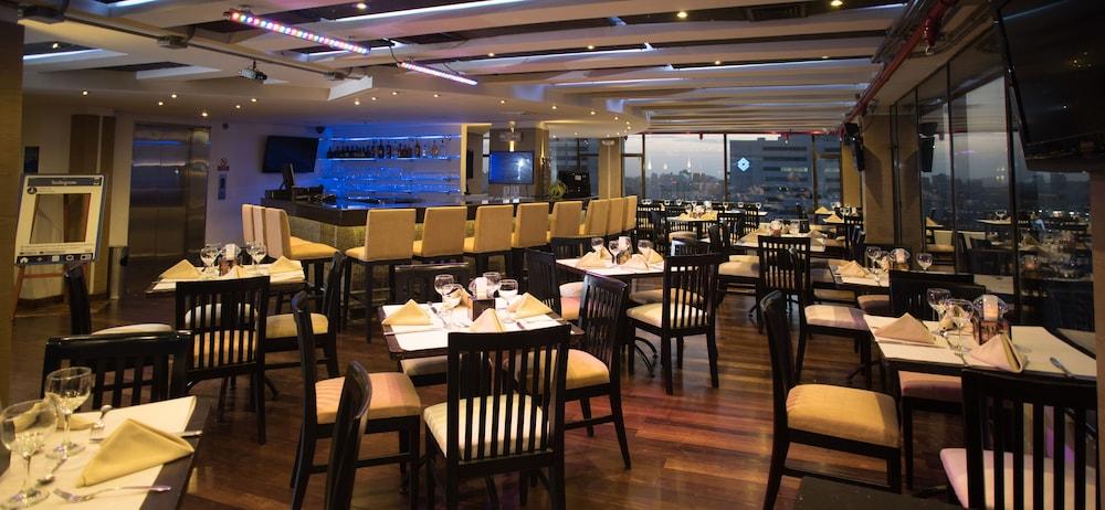 Hotel Plaza 5*